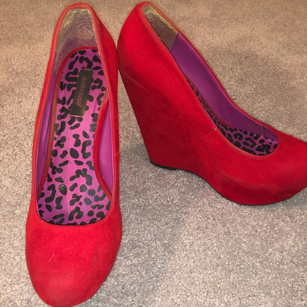 Red Wedges